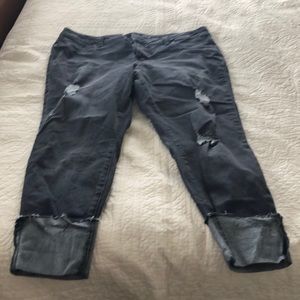 Cuffed distressed jeggings